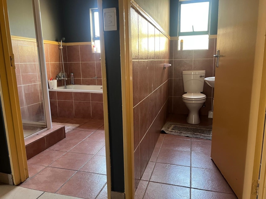 To Let 3 Bedroom Property for Rent in Waterval East North West